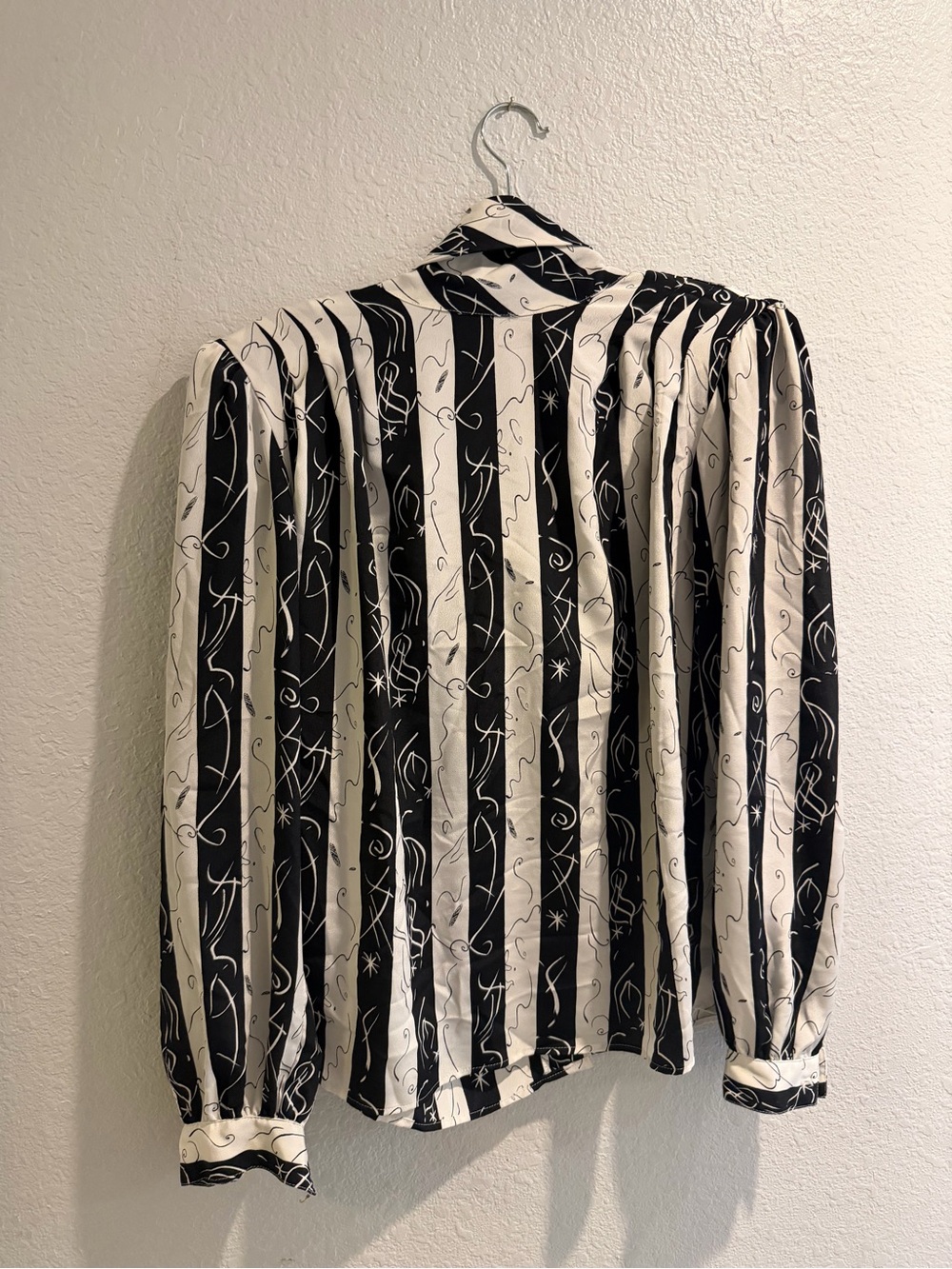 Vintage Eva Laurel Abstract Black and White Striped Long-Sleeve Blouse